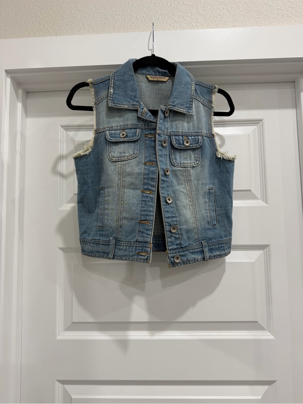 Women’s Sleeveless Lacy Highway Denim Vest